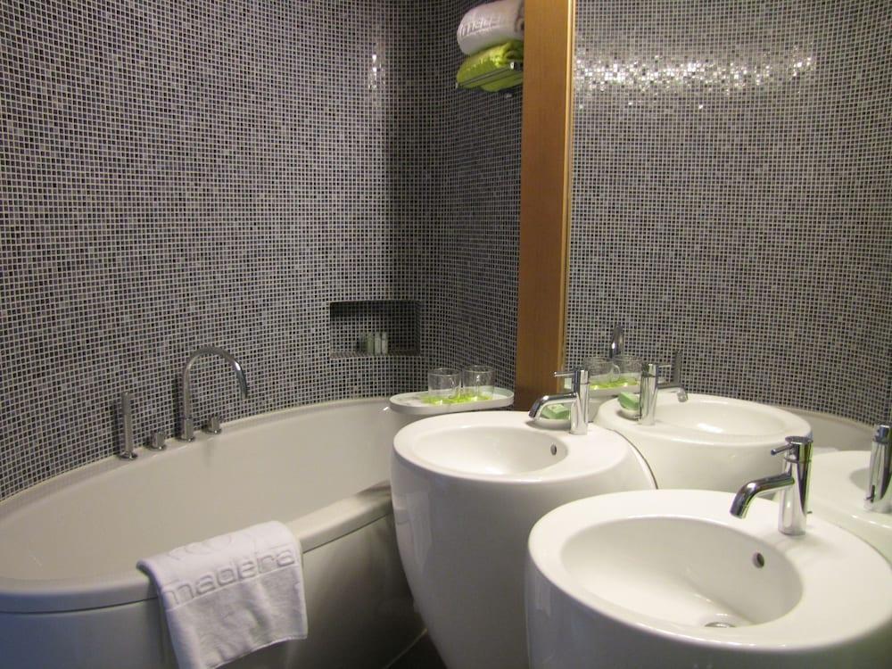 Hotel Madera Хонконг Екстериор снимка