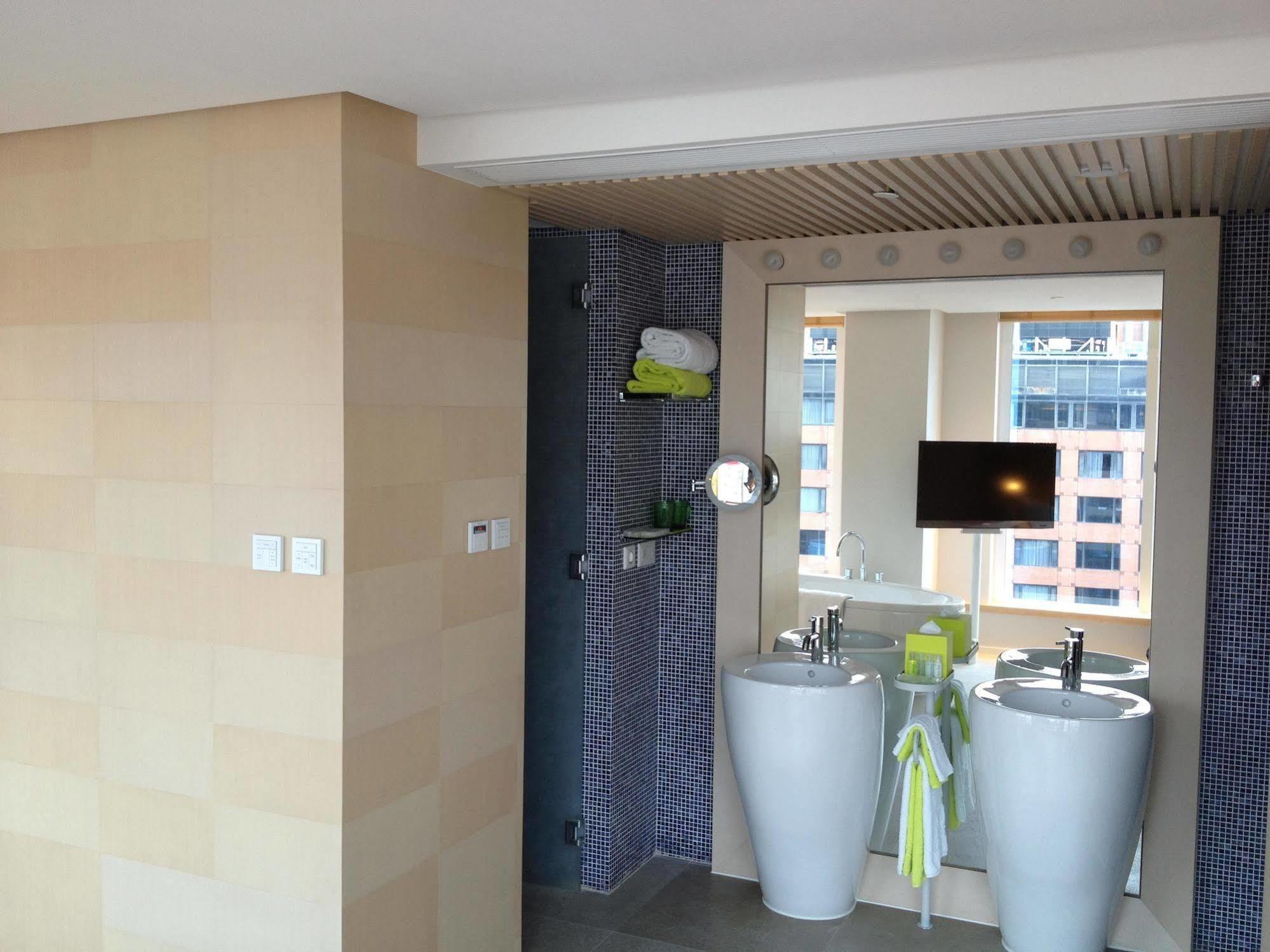 Hotel Madera Хонконг Екстериор снимка